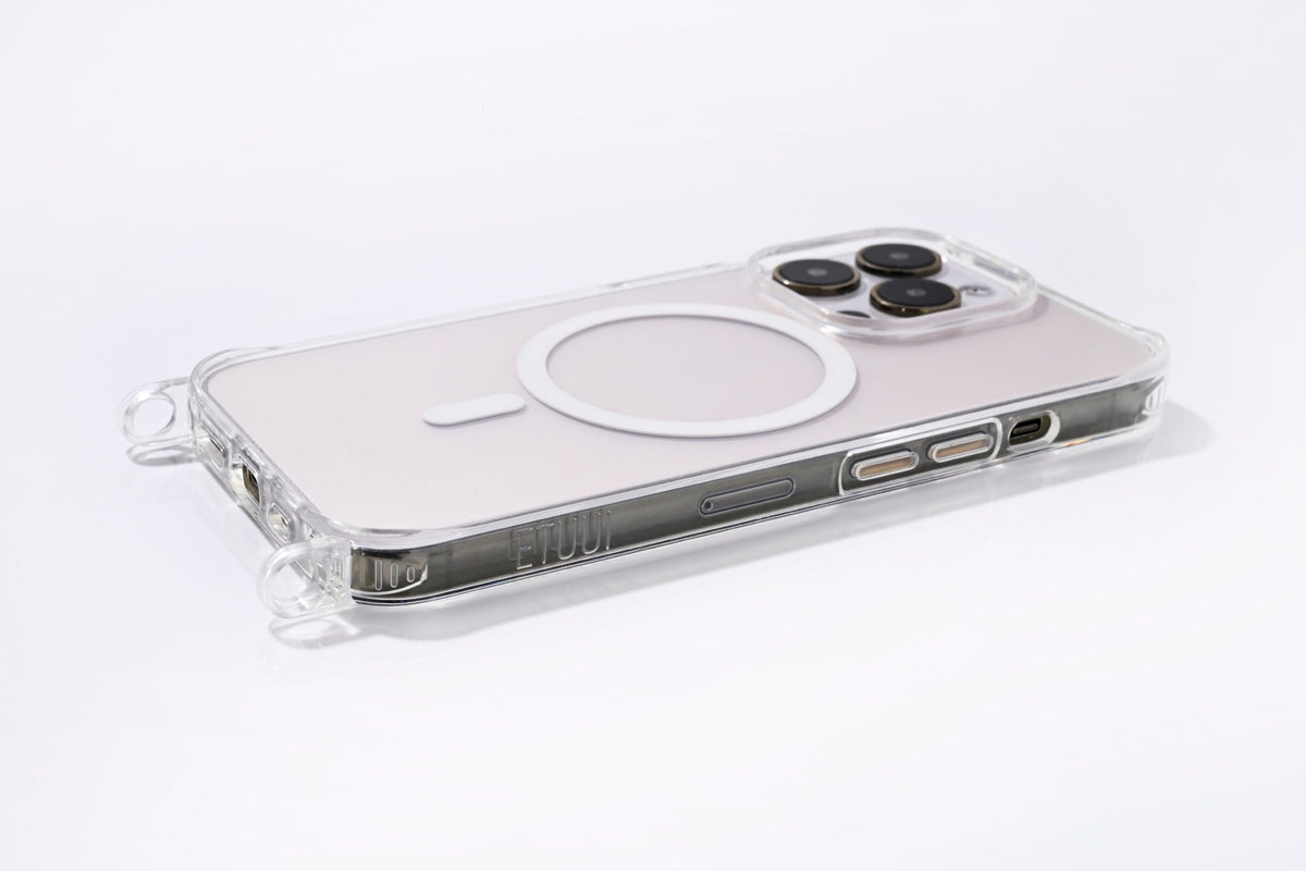 Clear Case with Eyelets and white MagSafe